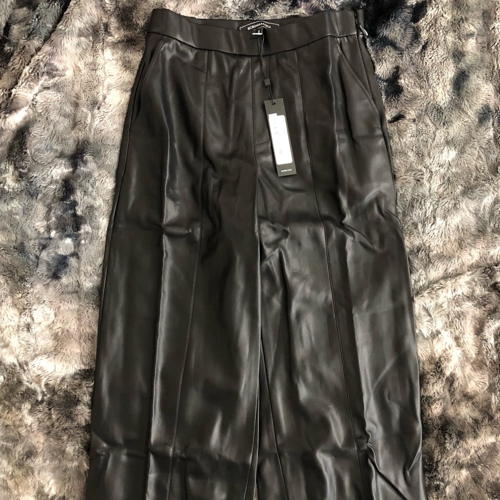 BCBGMaxAzria Black Faux Leather Capri Pants - Picture 4 of 7